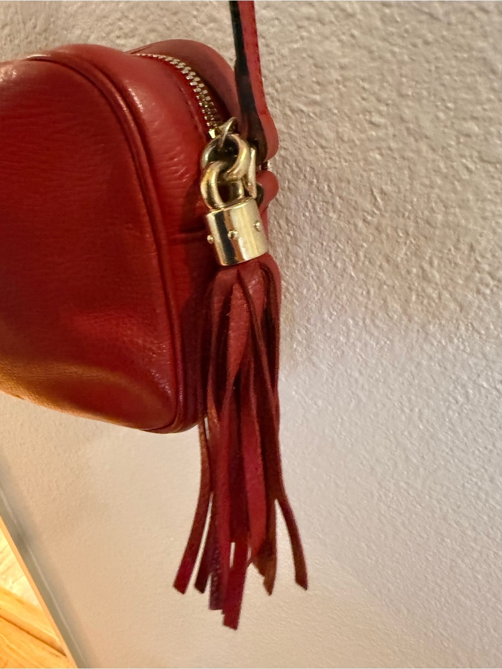 Gucci Red Pebbled Leather Crossbody with Tassel - Picture 6 of 12